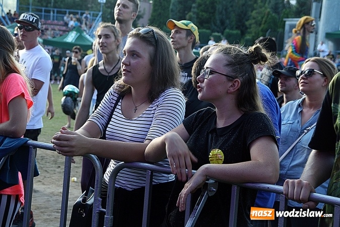 Zdjęcie w galerii na portalu naszwodzislaw.com: Festiwal Reggae 2016. Grubson porwał publiczność wiadomości z regionu