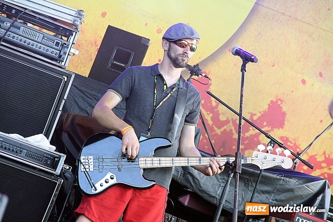 Zdjęcie w galerii na portalu naszwodzislaw.com: Festiwal Reggae 2016. Grubson porwał publiczność wiadomości z regionu