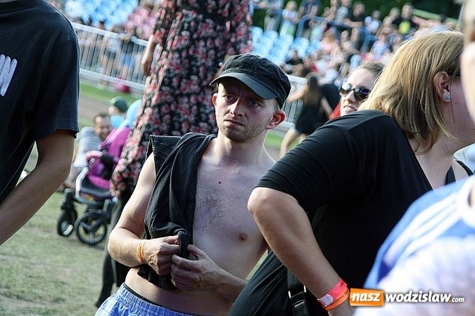 Zdjęcie w galerii na portalu naszwodzislaw.com: Festiwal Reggae 2016. Grubson porwał publiczność wiadomości z regionu