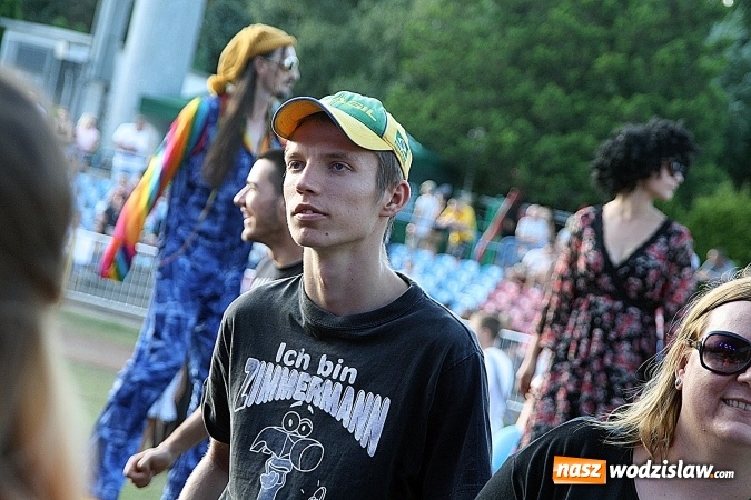 Zdjęcie w galerii na portalu naszwodzislaw.com: Festiwal Reggae 2016. Grubson porwał publiczność wiadomości z regionu