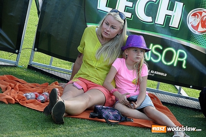 Zdjęcie w galerii na portalu naszwodzislaw.com: Festiwal Reggae 2016. Grubson porwał publiczność wiadomości z regionu