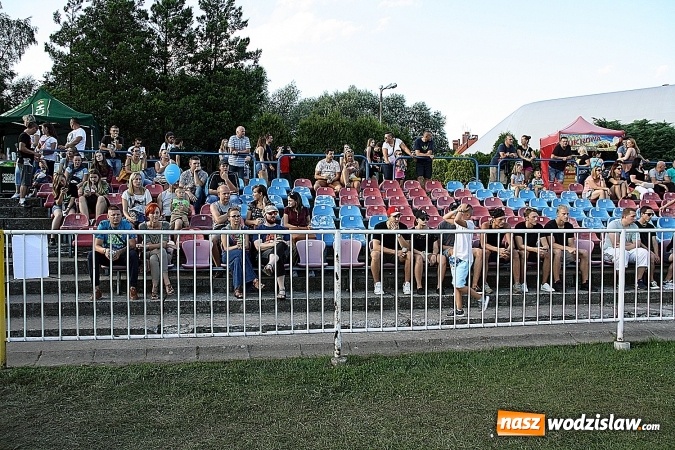 Zdjęcie w galerii na portalu naszwodzislaw.com: Festiwal Reggae 2016. Grubson porwał publiczność wiadomości z regionu