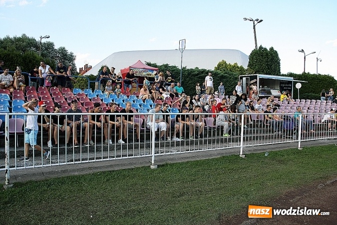 Zdjęcie w galerii na portalu naszwodzislaw.com: Festiwal Reggae 2016. Grubson porwał publiczność wiadomości z regionu