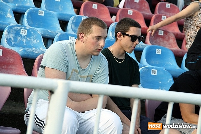 Zdjęcie w galerii na portalu naszwodzislaw.com: Festiwal Reggae 2016. Grubson porwał publiczność wiadomości z regionu