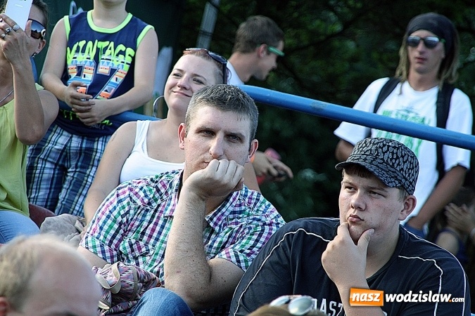 Zdjęcie w galerii na portalu naszwodzislaw.com: Festiwal Reggae 2016. Grubson porwał publiczność wiadomości z regionu