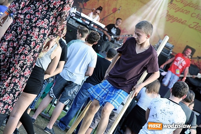 Zdjęcie w galerii na portalu naszwodzislaw.com: Festiwal Reggae 2016. Grubson porwał publiczność wiadomości z regionu