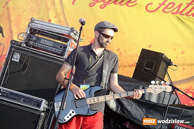 Zdjęcie w galerii na portalu naszwodzislaw.com: Festiwal Reggae 2016. Grubson porwał publiczność wiadomości z regionu