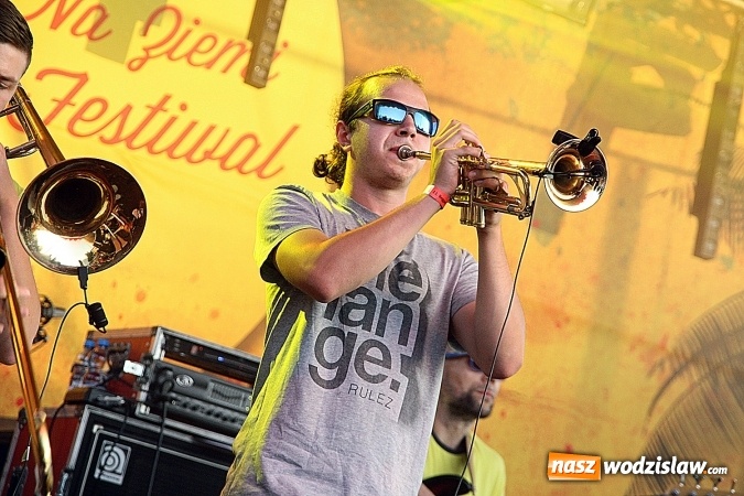 Zdjęcie w galerii na portalu naszwodzislaw.com: Festiwal Reggae 2016. Grubson porwał publiczność wiadomości z regionu