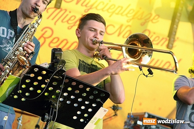 Zdjęcie w galerii na portalu naszwodzislaw.com: Festiwal Reggae 2016. Grubson porwał publiczność wiadomości z regionu