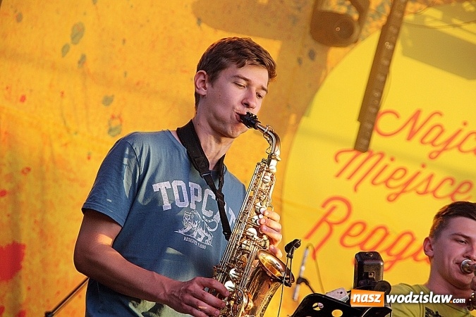 Zdjęcie w galerii na portalu naszwodzislaw.com: Festiwal Reggae 2016. Grubson porwał publiczność wiadomości z regionu