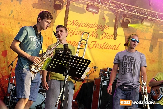 Zdjęcie w galerii na portalu naszwodzislaw.com: Festiwal Reggae 2016. Grubson porwał publiczność wiadomości z regionu