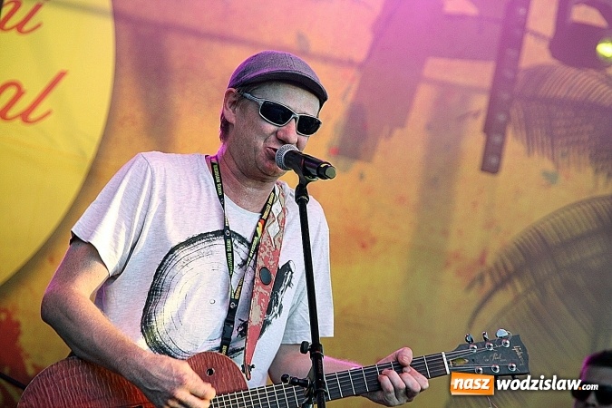 Zdjęcie w galerii na portalu naszwodzislaw.com: Festiwal Reggae 2016. Grubson porwał publiczność wiadomości z regionu