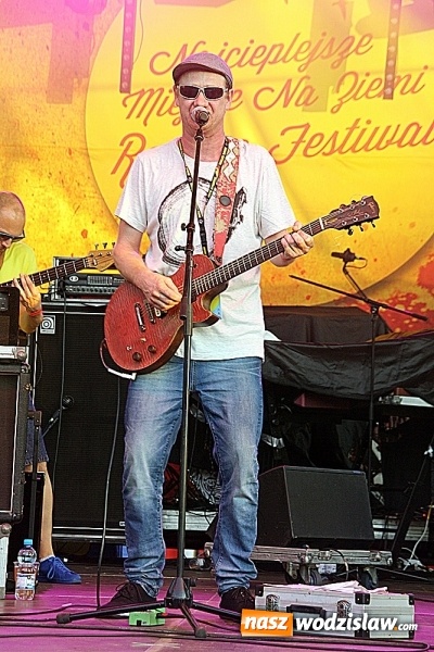 Zdjęcie w galerii na portalu naszwodzislaw.com: Festiwal Reggae 2016. Grubson porwał publiczność wiadomości z regionu
