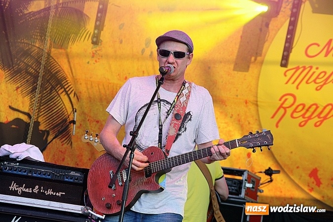 Zdjęcie w galerii na portalu naszwodzislaw.com: Festiwal Reggae 2016. Grubson porwał publiczność wiadomości z regionu