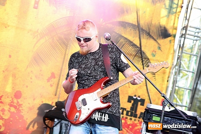 Zdjęcie w galerii na portalu naszwodzislaw.com: Festiwal Reggae 2016. Grubson porwał publiczność wiadomości z regionu