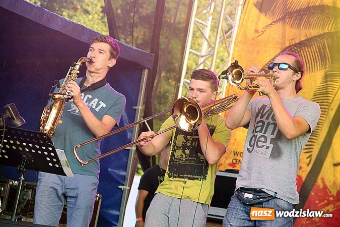 Zdjęcie w galerii na portalu naszwodzislaw.com: Festiwal Reggae 2016. Grubson porwał publiczność wiadomości z regionu