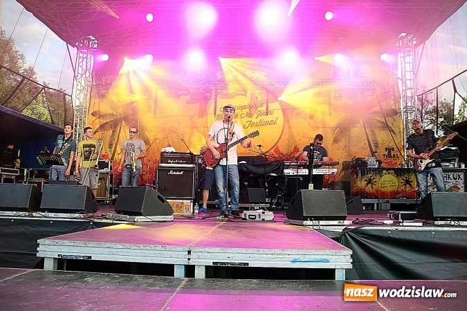 Zdjęcie w galerii na portalu naszwodzislaw.com: Festiwal Reggae 2016. Grubson porwał publiczność wiadomości z regionu