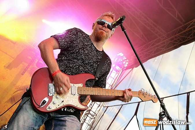 Zdjęcie w galerii na portalu naszwodzislaw.com: Festiwal Reggae 2016. Grubson porwał publiczność wiadomości z regionu