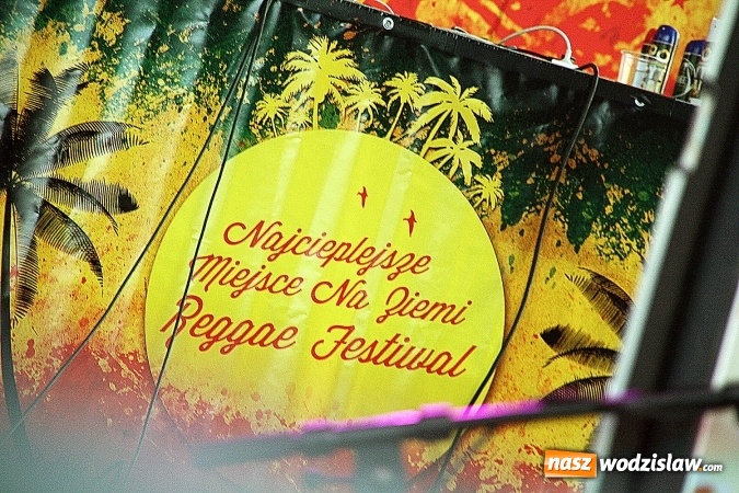 Zdjęcie w galerii na portalu naszwodzislaw.com: Festiwal Reggae 2016. Grubson porwał publiczność wiadomości z regionu