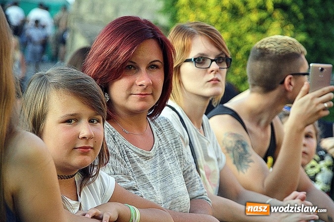 Zdjęcie w galerii na portalu naszwodzislaw.com: Festiwal Reggae 2016. Grubson porwał publiczność wiadomości z regionu