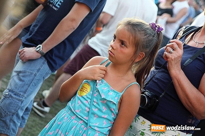 Zdjęcie w galerii na portalu naszwodzislaw.com: Festiwal Reggae 2016. Grubson porwał publiczność wiadomości z regionu