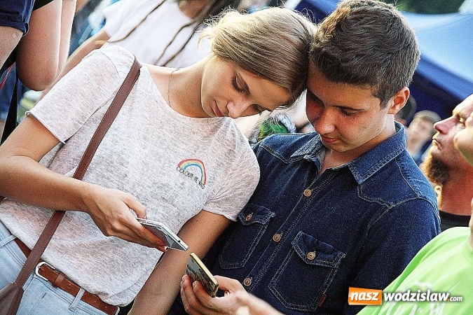 Zdjęcie w galerii na portalu naszwodzislaw.com: Festiwal Reggae 2016. Grubson porwał publiczność wiadomości z regionu