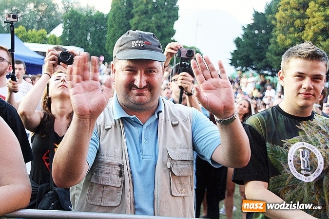 Zdjęcie w galerii na portalu naszwodzislaw.com: Festiwal Reggae 2016. Grubson porwał publiczność wiadomości z regionu