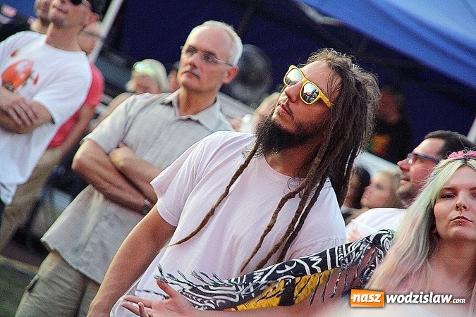 Zdjęcie w galerii na portalu naszwodzislaw.com: Festiwal Reggae 2016. Grubson porwał publiczność wiadomości z regionu
