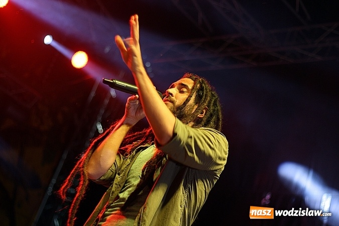 Zdjęcie w galerii na portalu naszwodzislaw.com: Festiwal Reggae 2016. Grubson porwał publiczność wiadomości z regionu