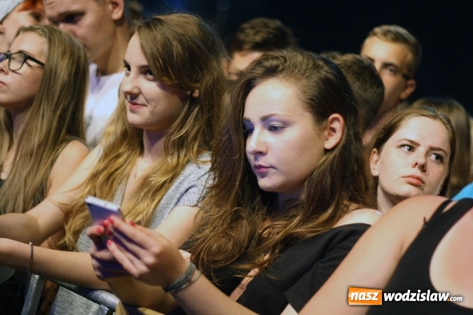 Zdjęcie w galerii na portalu naszwodzislaw.com: Festiwal Reggae 2016. Grubson porwał publiczność wiadomości z regionu