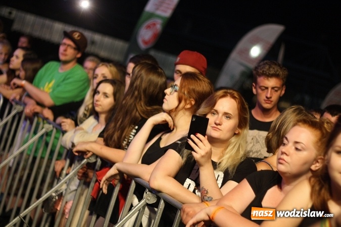Zdjęcie w galerii na portalu naszwodzislaw.com: Festiwal Reggae 2016. Grubson porwał publiczność wiadomości z regionu