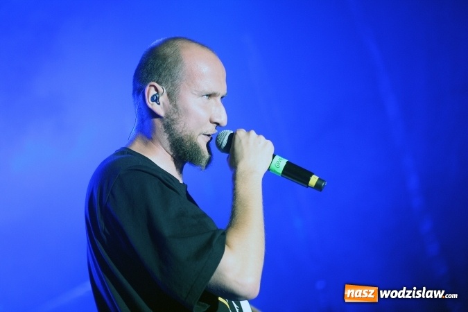Zdjęcie w galerii na portalu naszwodzislaw.com: Festiwal Reggae 2016. Grubson porwał publiczność wiadomości z regionu