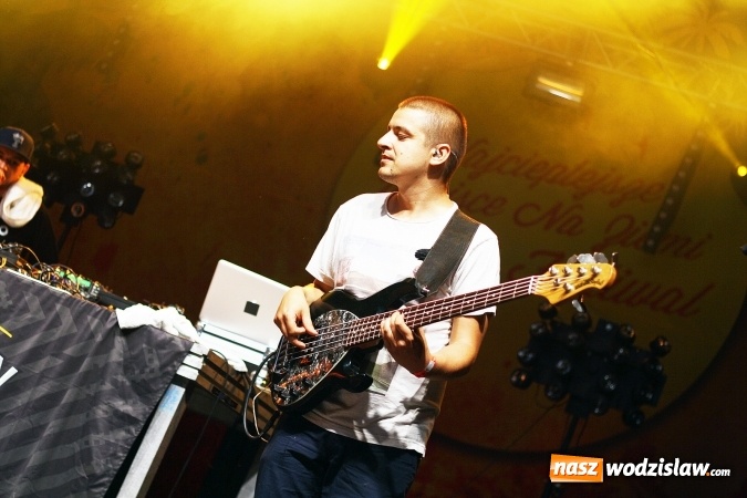 Zdjęcie w galerii na portalu naszwodzislaw.com: Festiwal Reggae 2016. Grubson porwał publiczność wiadomości z regionu