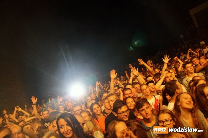 Zdjęcie w galerii na portalu naszwodzislaw.com: Festiwal Reggae 2016. Grubson porwał publiczność wiadomości z regionu