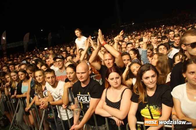 Zdjęcie w galerii na portalu naszwodzislaw.com: Festiwal Reggae 2016. Grubson porwał publiczność wiadomości z regionu