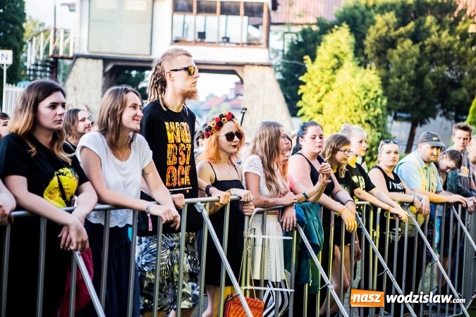 Zdjęcie w galerii na portalu naszwodzislaw.com: Festiwal Reggae 2016. Grubson porwał publiczność wiadomości z regionu