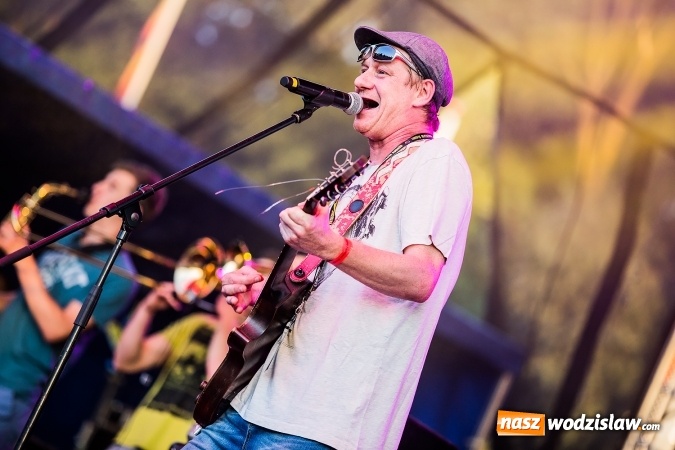 Zdjęcie w galerii na portalu naszwodzislaw.com: Festiwal Reggae 2016. Grubson porwał publiczność wiadomości z regionu
