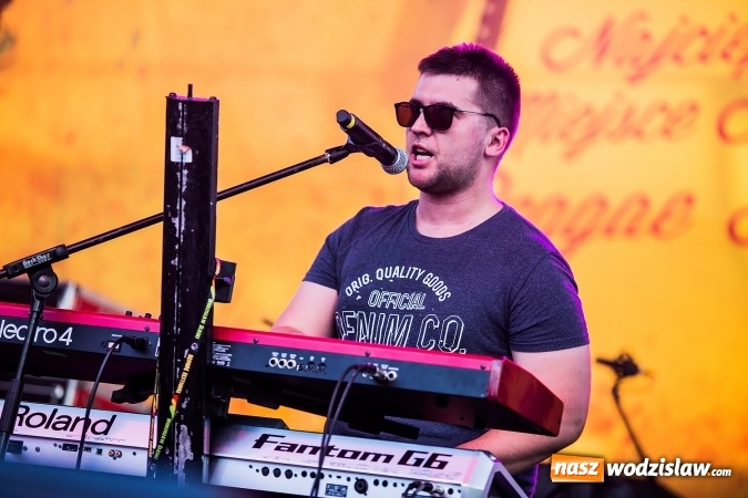 Zdjęcie w galerii na portalu naszwodzislaw.com: Festiwal Reggae 2016. Grubson porwał publiczność wiadomości z regionu