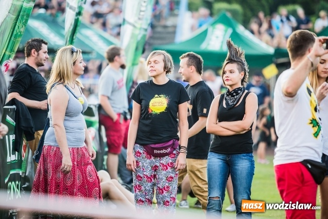 Zdjęcie w galerii na portalu naszwodzislaw.com: Festiwal Reggae 2016. Grubson porwał publiczność wiadomości z regionu