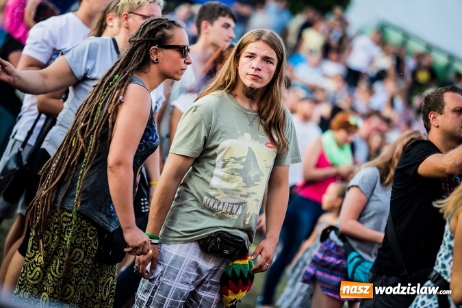 Zdjęcie w galerii na portalu naszwodzislaw.com: Festiwal Reggae 2016. Grubson porwał publiczność wiadomości z regionu