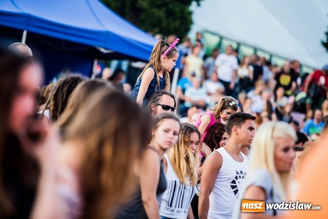 Zdjęcie w galerii na portalu naszwodzislaw.com: Festiwal Reggae 2016. Grubson porwał publiczność wiadomości z regionu