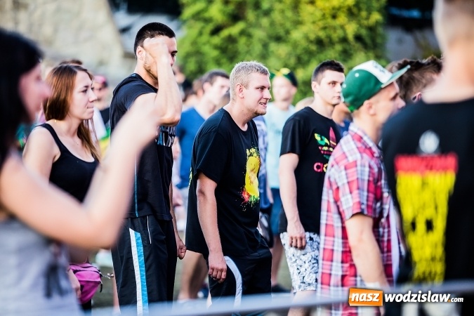 Zdjęcie w galerii na portalu naszwodzislaw.com: Festiwal Reggae 2016. Grubson porwał publiczność wiadomości z regionu