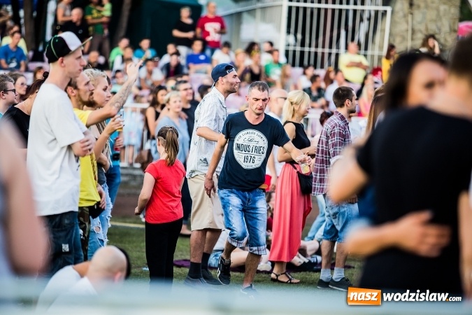 Zdjęcie w galerii na portalu naszwodzislaw.com: Festiwal Reggae 2016. Grubson porwał publiczność wiadomości z regionu