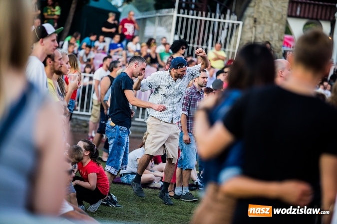 Zdjęcie w galerii na portalu naszwodzislaw.com: Festiwal Reggae 2016. Grubson porwał publiczność wiadomości z regionu