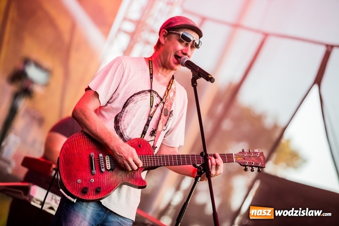 Zdjęcie w galerii na portalu naszwodzislaw.com: Festiwal Reggae 2016. Grubson porwał publiczność wiadomości z regionu