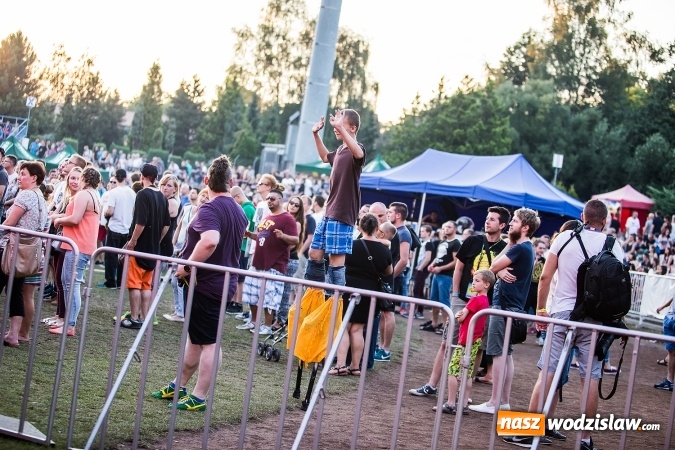 Zdjęcie w galerii na portalu naszwodzislaw.com: Festiwal Reggae 2016. Grubson porwał publiczność wiadomości z regionu