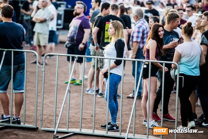 Zdjęcie w galerii na portalu naszwodzislaw.com: Festiwal Reggae 2016. Grubson porwał publiczność wiadomości z regionu