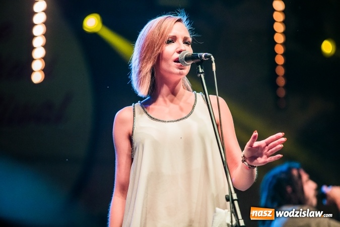 Zdjęcie w galerii na portalu naszwodzislaw.com: Festiwal Reggae 2016. Grubson porwał publiczność wiadomości z regionu