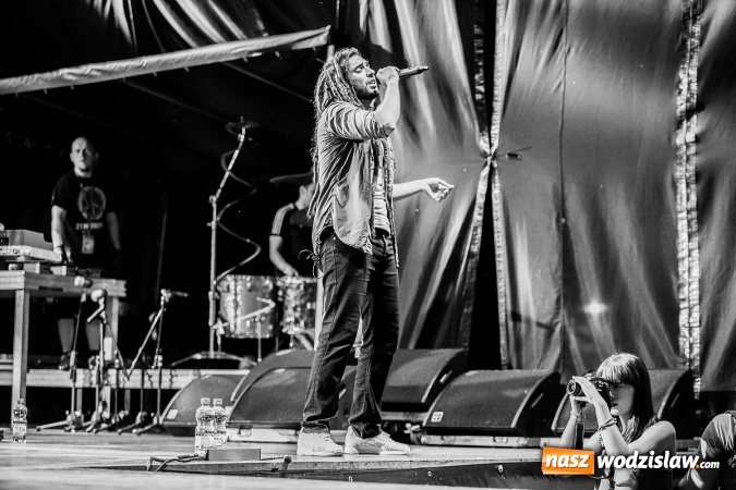 Zdjęcie w galerii na portalu naszwodzislaw.com: Festiwal Reggae 2016. Grubson porwał publiczność wiadomości z regionu