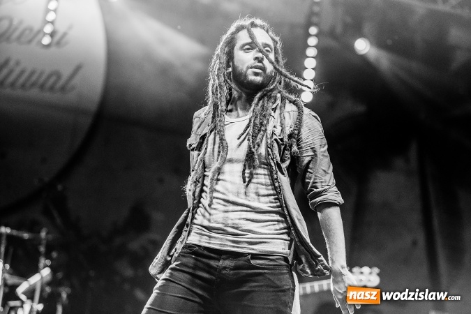 Zdjęcie w galerii na portalu naszwodzislaw.com: Festiwal Reggae 2016. Grubson porwał publiczność wiadomości z regionu